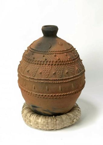 Artwork Saqa water vessel 2 this artwork made of Earthenware, created in 2020-01-01