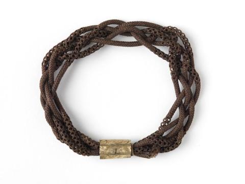 Artwork Mourning bracelet this artwork made of Hair with gold ring, created in 1880-01-01