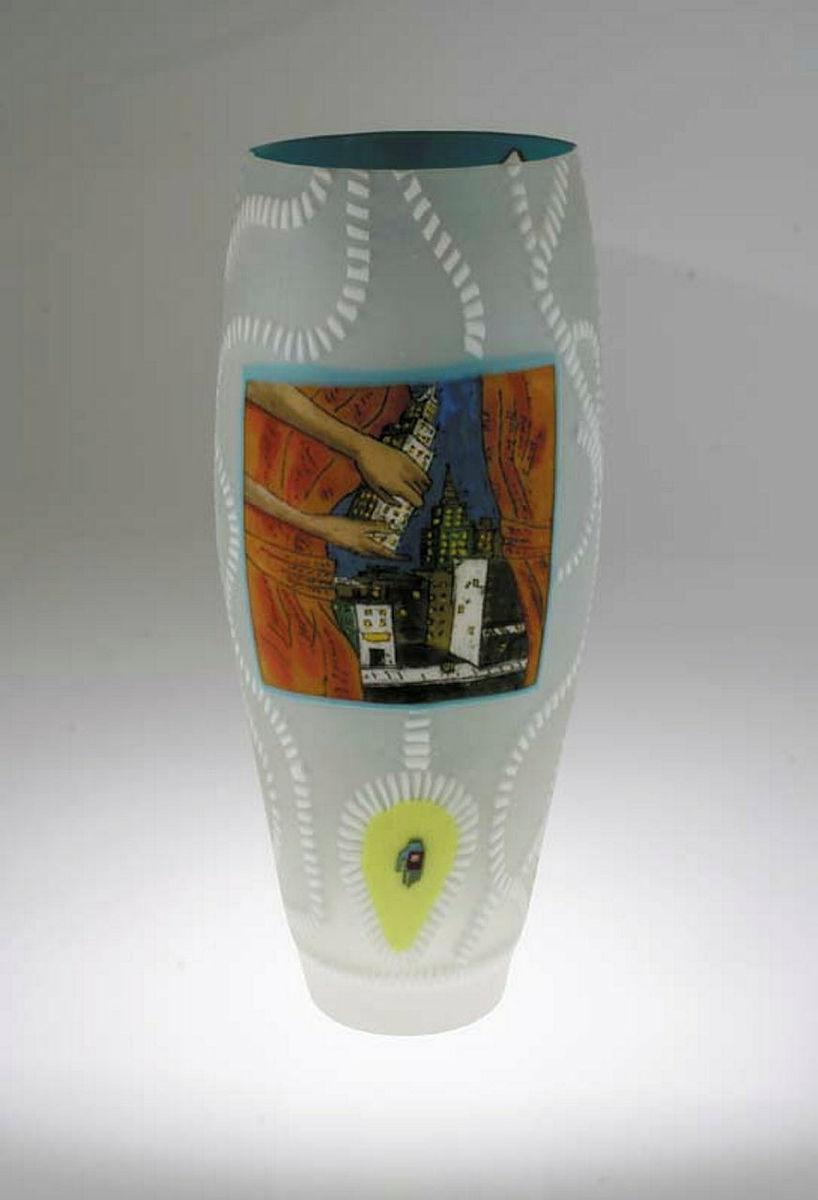 Artwork Home comforts this artwork made of Fused glass, painted and blown, created in 2004-01-01