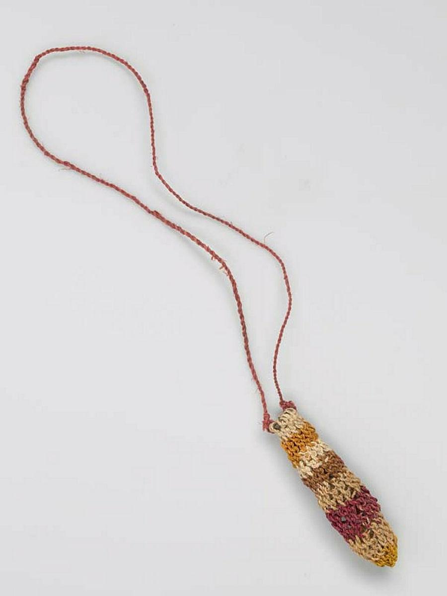 Artwork Pendant bag this artwork made of Looped kurrajong bark fibre string with natural dyes, created in 2006-01-01