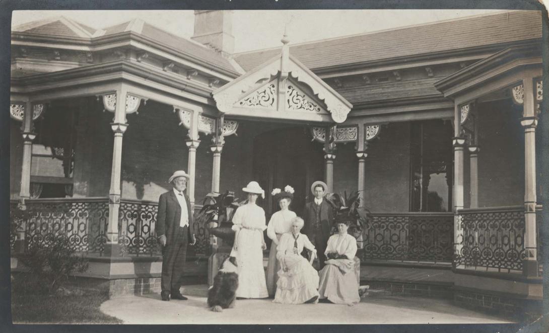 Artwork Judge Real's residence, ‘Eulalia’, Norman Park and family group, Brisbane, Queensland this artwork made of Gelatin silver photograph on paper, created in 1895-01-01