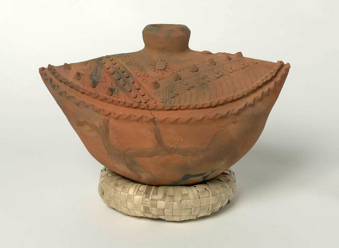 Artwork Muairua water vessel 1 this artwork made of Earthenware, created in 2020-01-01