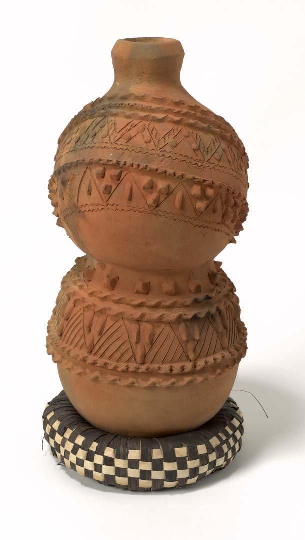 Artwork Tagaurua water vessel 1 this artwork made of Earthenware, created in 2021-01-01