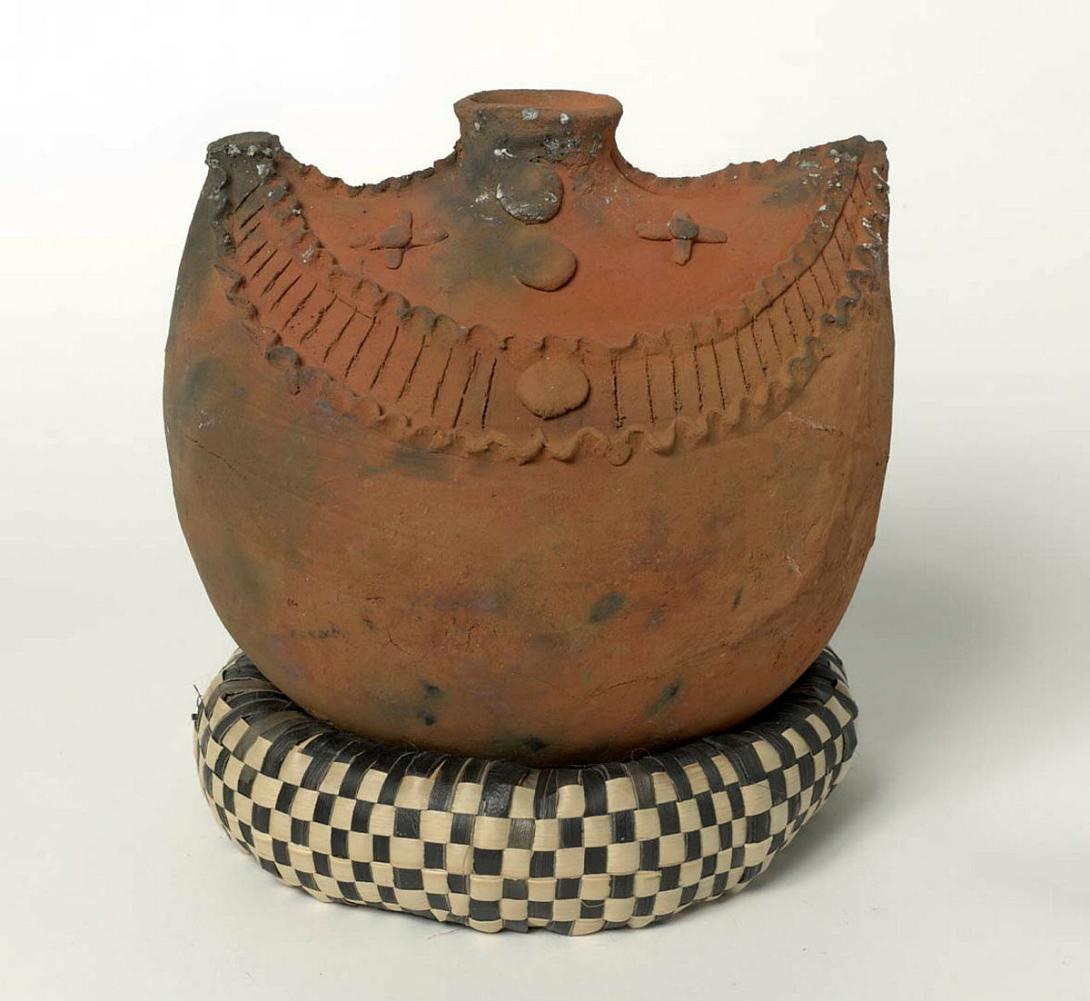 Artwork Muairua water vessel 3 this artwork made of Earthenware, created in 2021-01-01