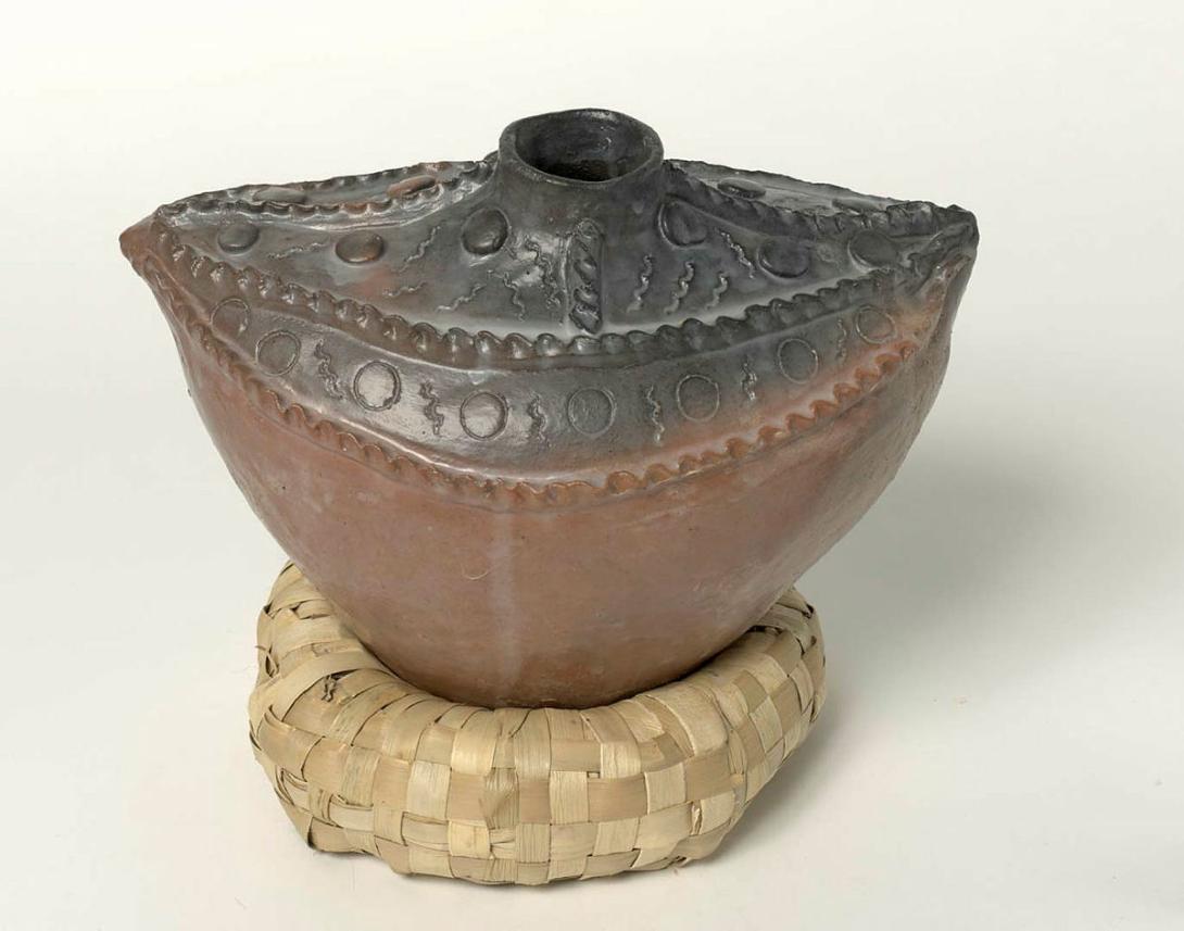 Artwork Muairua water vessel 6 this artwork made of Earthenware, created in 2021-01-01