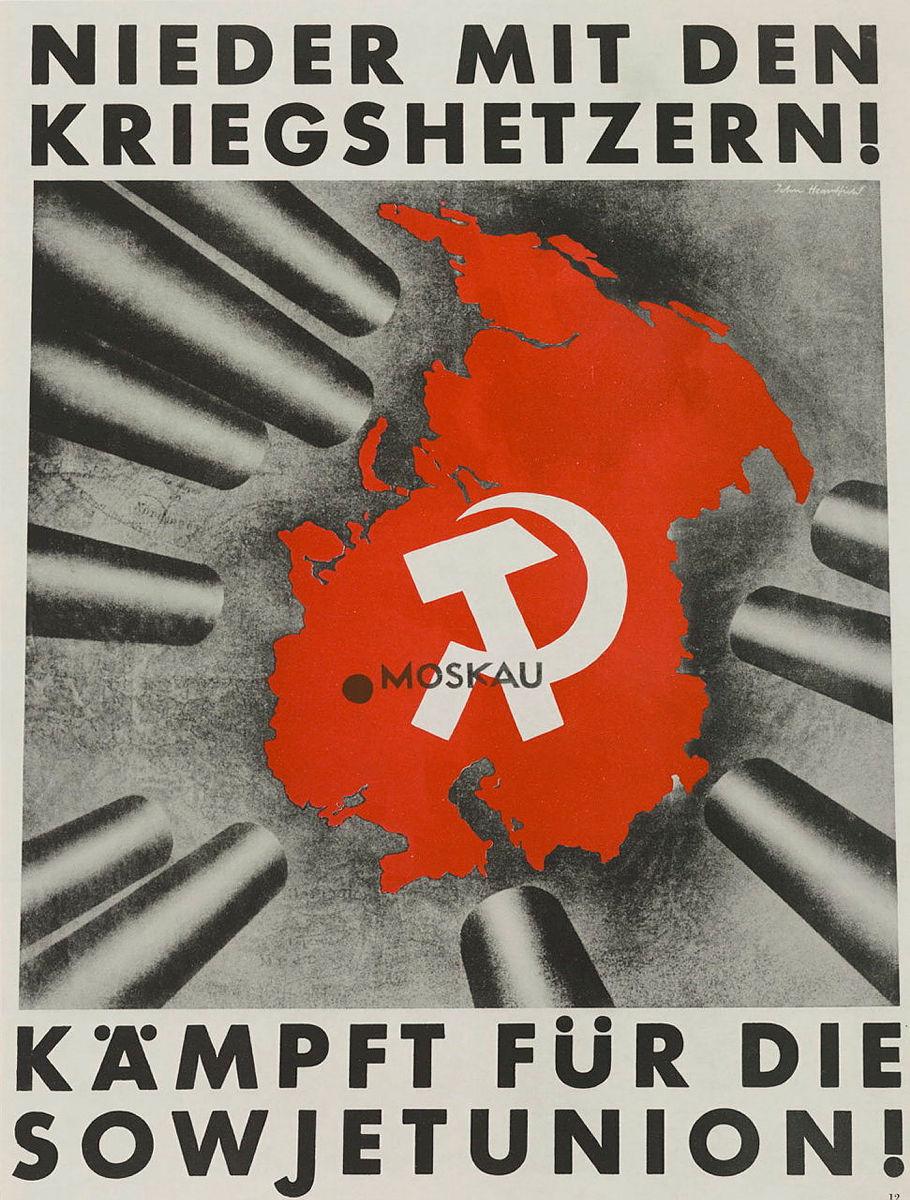 Artwork Nieder mit den kriegshetzern! Kämpft für die Sowjetunion! (Down with the warmongers! Fight for the Soviet Union!) this artwork made of Photo-lithograph on paper, created in 1932-01-01