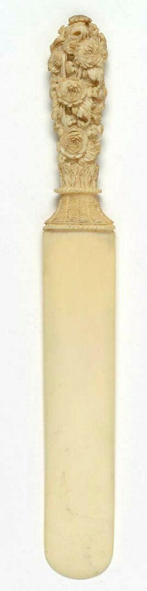 Artwork Paper knife this artwork made of Ivory, carved, created in 1800-01-01