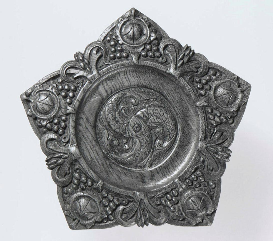 Artwork Trinity alms dish this artwork made of Carved English oak, created in 1931-01-01