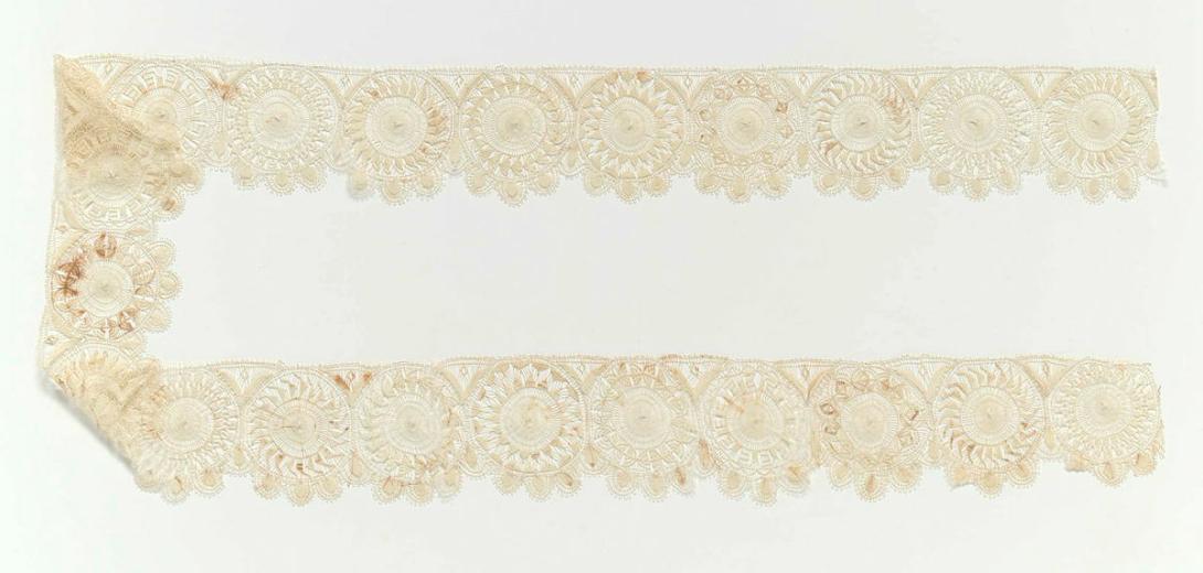 Artwork Nan-du-ti lace length this artwork made of Handmade nan-du-ti lace length, created in 1915-01-01