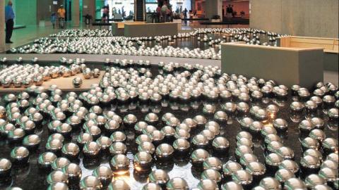 Hundreds of stainless steel balls floating in the QAG Watermall