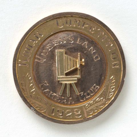Artwork Queensland Camera Club, Kodak Competition 1928.  A Grade medallion presented to William Robson this artwork made of Metal