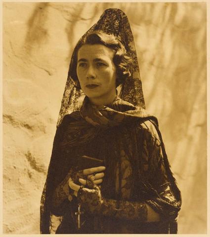 Artwork Untitled (woman in a mantilla) this artwork made of Gelatin silver photograph, sepia-toned on paper, created in 1935-01-01