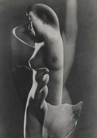 Artwork Impassioned clay this artwork made of Gelatin silver photograph on paper, created in 1936-01-01