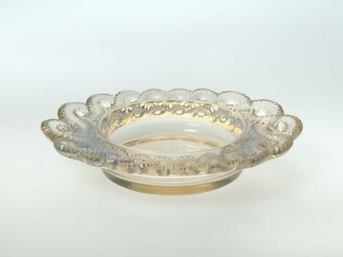 Artwork Oval bowl this artwork made of Moulded opalescent glass with motif of interlocked circles