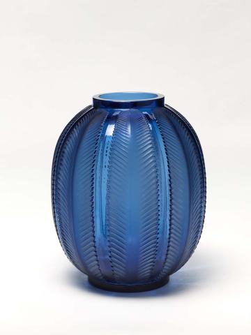 Artwork Vase:  Biskra this artwork made of Mould blown blue glass with polished and matt finish, created in 1932-01-01