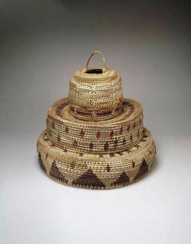 Artwork Yagal mura mura (Basket) this artwork made of Coil-woven pandanus palm fibre with natural dyes, created in 2002-01-01