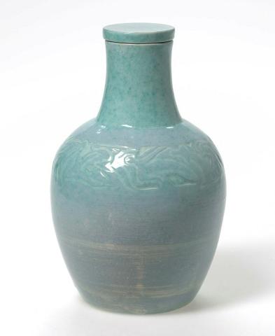 Artwork Lidded flask this artwork made of Earthenware, wheelthrown, with incised band on the shoulder and light green glaze, created in 1950-01-01
