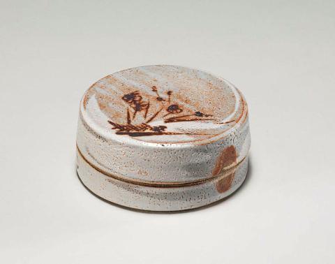 Artwork Lidded box this artwork made of Stoneware, wheelthrown Neriage clay with iron oxide brushed decoration, created in 1980-01-01