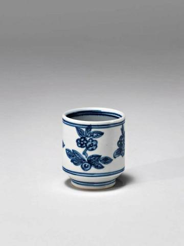Artwork Teacup, blue and white this artwork made of Porcelain with cobalt dioxide brush decoration and clear glaze
