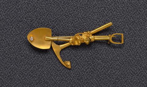 Artwork Goldfields brooch (crossed pick and shovel with nuggets) this artwork made of Gold and gold nuggets with gemstone