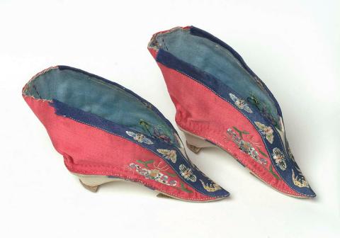 Artwork Pair of lotus shoes for bound feet this artwork made of Embroidered silk, cloth, created in 1870-01-01