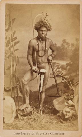 Artwork Indigenes de la Nouvelle-Calédonie this artwork made of Albumen photograph on card, created in 1870-01-01