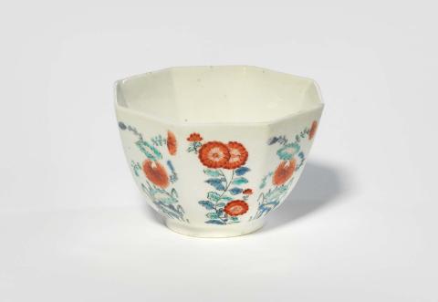 Artwork Tea bowl, octagonal form decorated in Kakiemon design with chrysanthemum and poppies this artwork made of Soft-paste porcelain with polychrome overglaze
