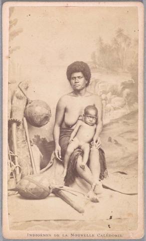 Artwork Indigenes de La Nouvelle Caledonie (Mother and child) this artwork made of Albumen photograph on paper mounted on card, created in 1865-01-01
