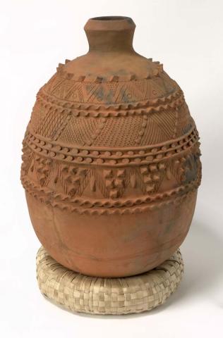 Artwork Saqa water vessel 1 this artwork made of Earthenware, created in 2020-01-01