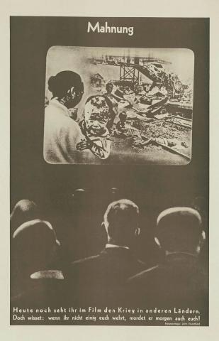 Artwork Mahnung Doch wisset: wenn ihr nicht einig euch wehrt, mordet er morgen auch euch! (Warning: If you do not stand together, the war will kill you too) this artwork made of Photo-lithograph on paper, created in 1937-01-01