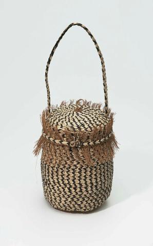Artwork Kato louakau mo e pulu (mosikaka basket) this artwork made of Woven pulu (coconut husk fibres) and lou’akau (pandanus), created in 2010-01-01