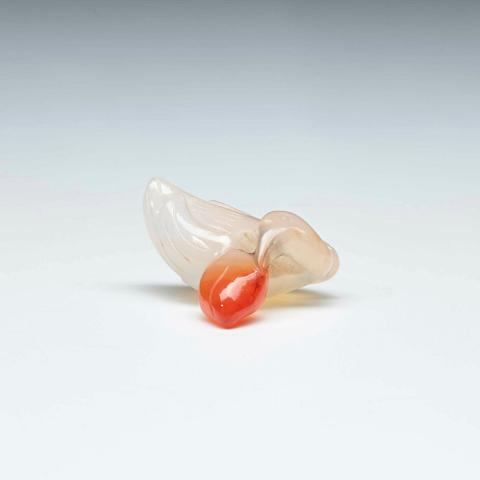 Artwork Ornament:  (duck) this artwork made of White and orange jade, carved