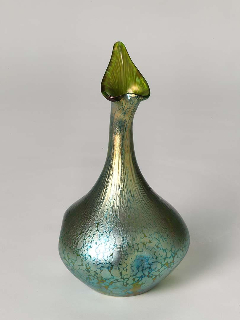 Artwork Goose-necked sprinkler this artwork made of Hot-worked greenish glass with silver blue "Papillon" metallic lustre surface, created in 1899-01-01