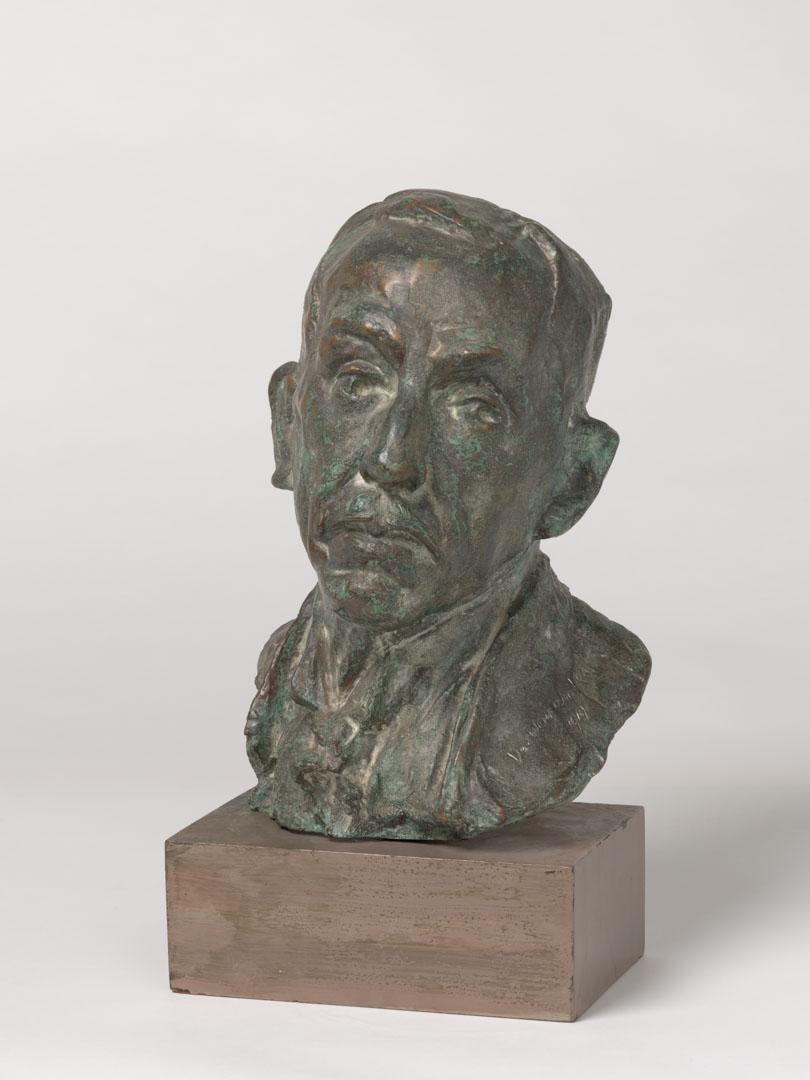 Artwork Billy Hughes this artwork made of Bronze on wooden base, created in 1919-01-01