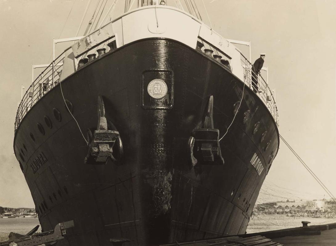 Artwork (Bow of a ship, the 'Manoora') this artwork made of Gelatin silver photograph on paper, created in 1935-01-01