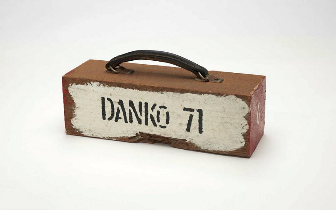 Artwork Block bag this artwork made of Paint, aluminium, leather on wood, created in 1971-01-01