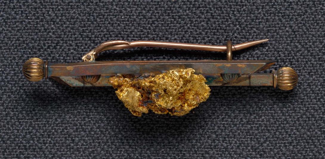 Artwork Goldfields bar brooch (two bars with large nugget) this artwork made of Gold and gold nugget