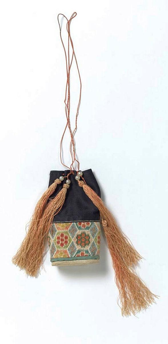 Artwork Pouch to carry a jade or lucky charm this artwork made of Silk, created in 1833-01-01