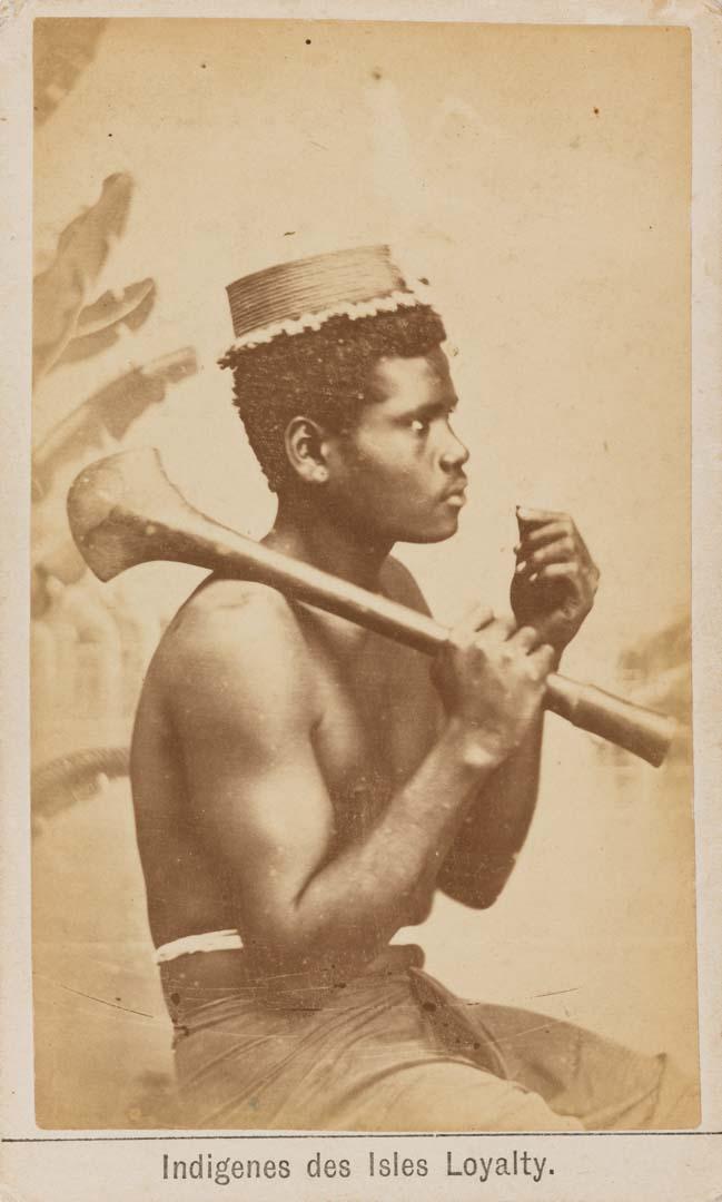 Artwork Indigenes des Isles Loyalty this artwork made of Albumen photograph on card, created in 1870-01-01