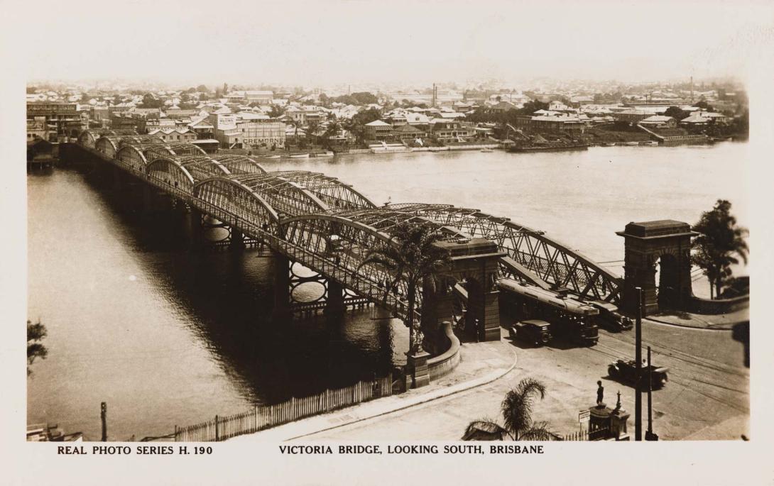 Artwork Victoria Bridge, looking south, Brisbane (from 'Real Photo Series H. 190') this artwork made of Postcard: Black and white photograph on paper, created in 1925-01-01