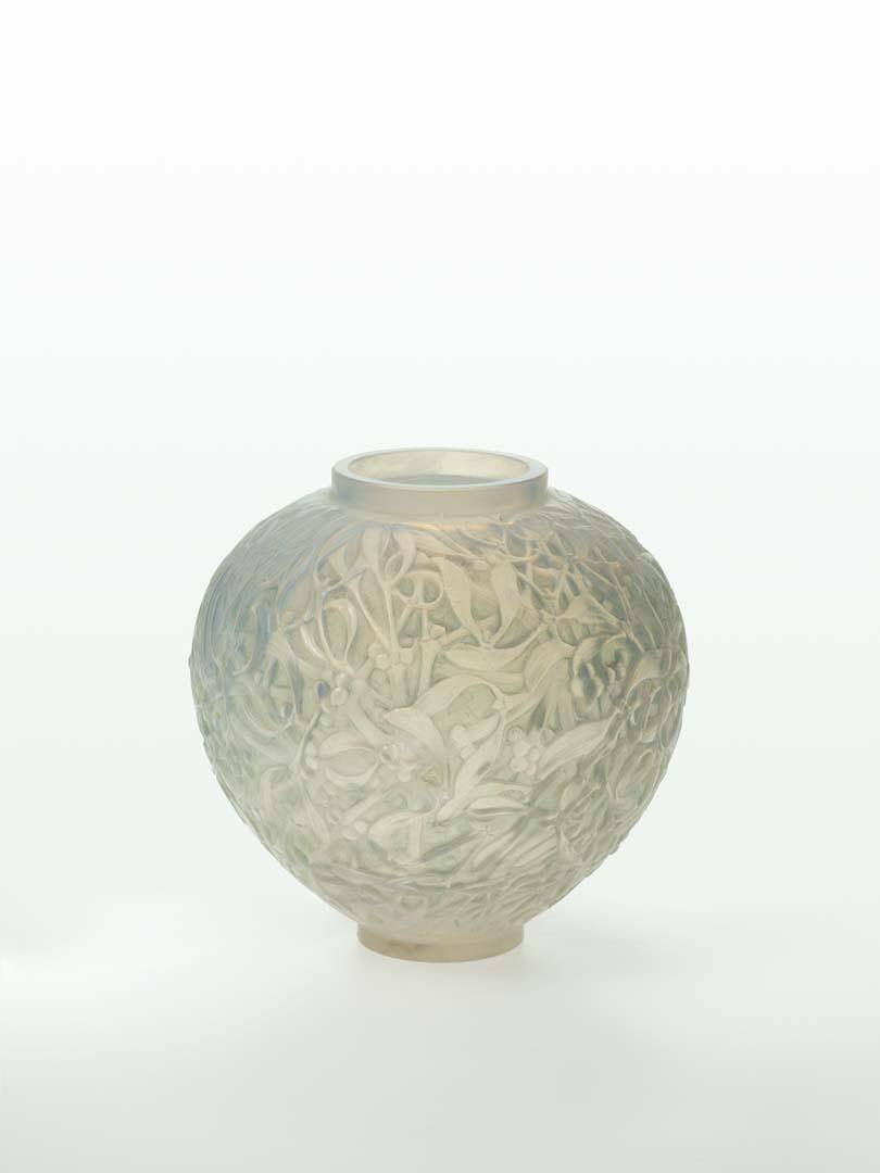 Artwork Gui (Mistletoe) vase this artwork made of Mould blown opalescent glass with pale grey patina