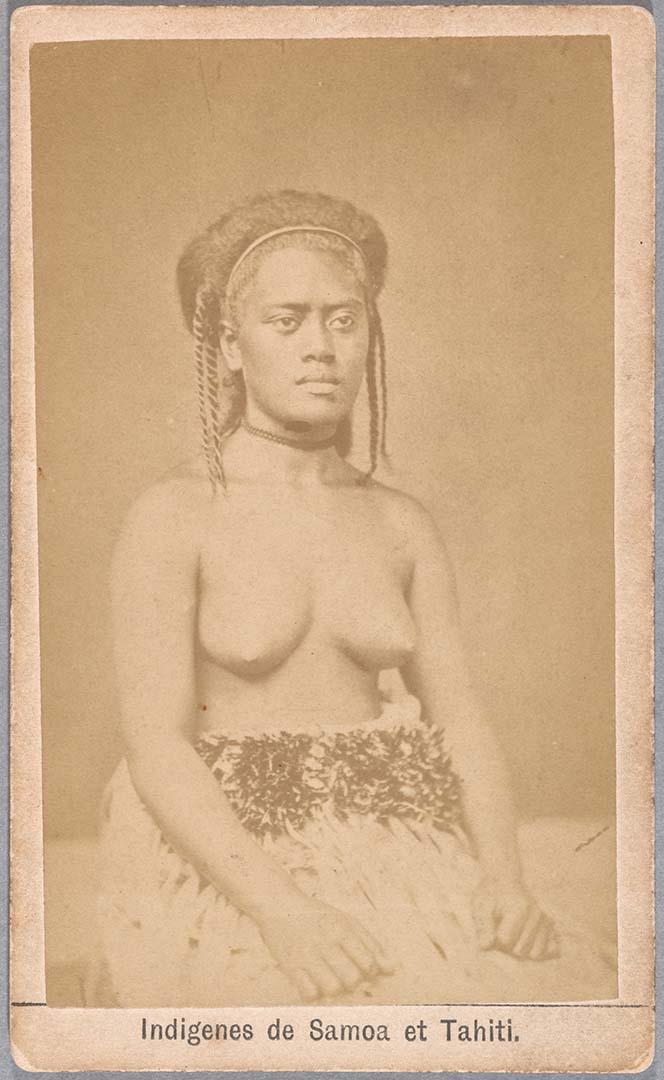Artwork Indigenes de Samoa et Tahiti (young woman) this artwork made of Albumen photograph on paper mounted on card, created in 1865-01-01