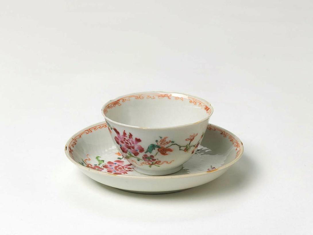 Artwork Tea bowl and saucer, Chinese export porcelain decorated with famille rose design this artwork made of Hard-paste porcelain with polychrome overglaze, created in 1750-01-01