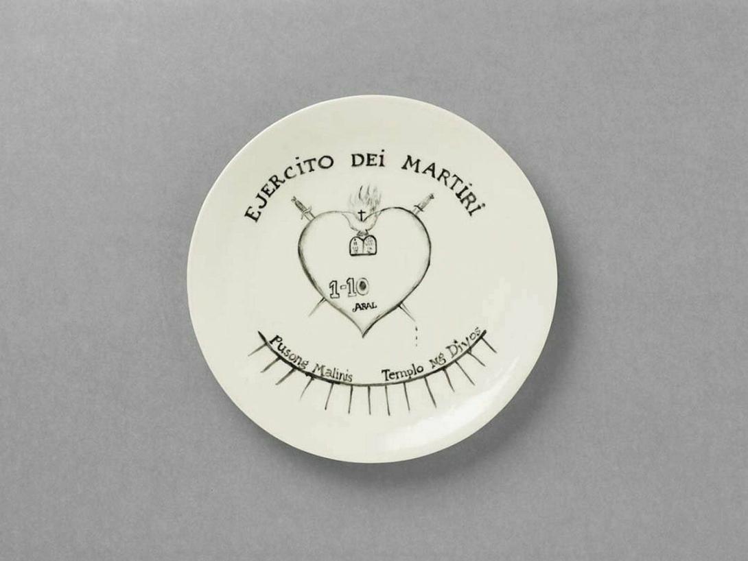 Artwork Untitled this artwork made of Handpainted ceramic plate, created in 1995-01-01