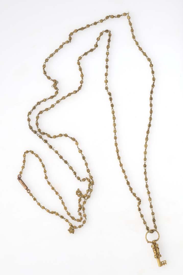 Artwork Chain and key this artwork made of Silver gilt