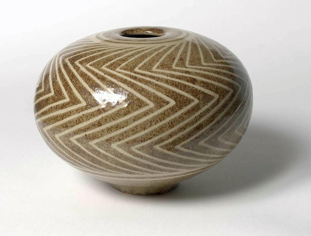 Artwork Vase this artwork made of Stoneware, thrown with incised and inlaid decoration. Clear glaze, created in 1982-01-01